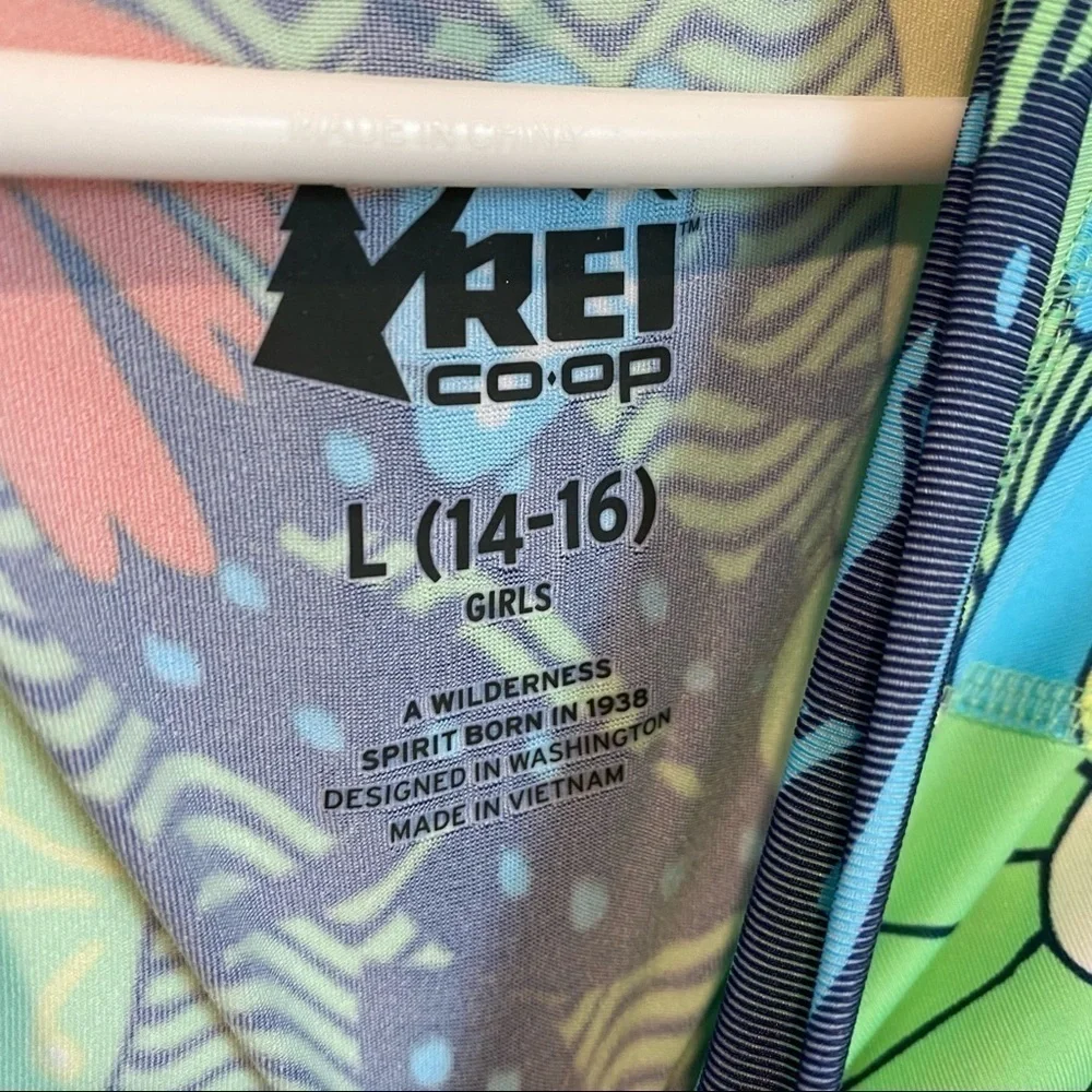 REI zonai rashguard Girls Size L 14/16 Floral Print